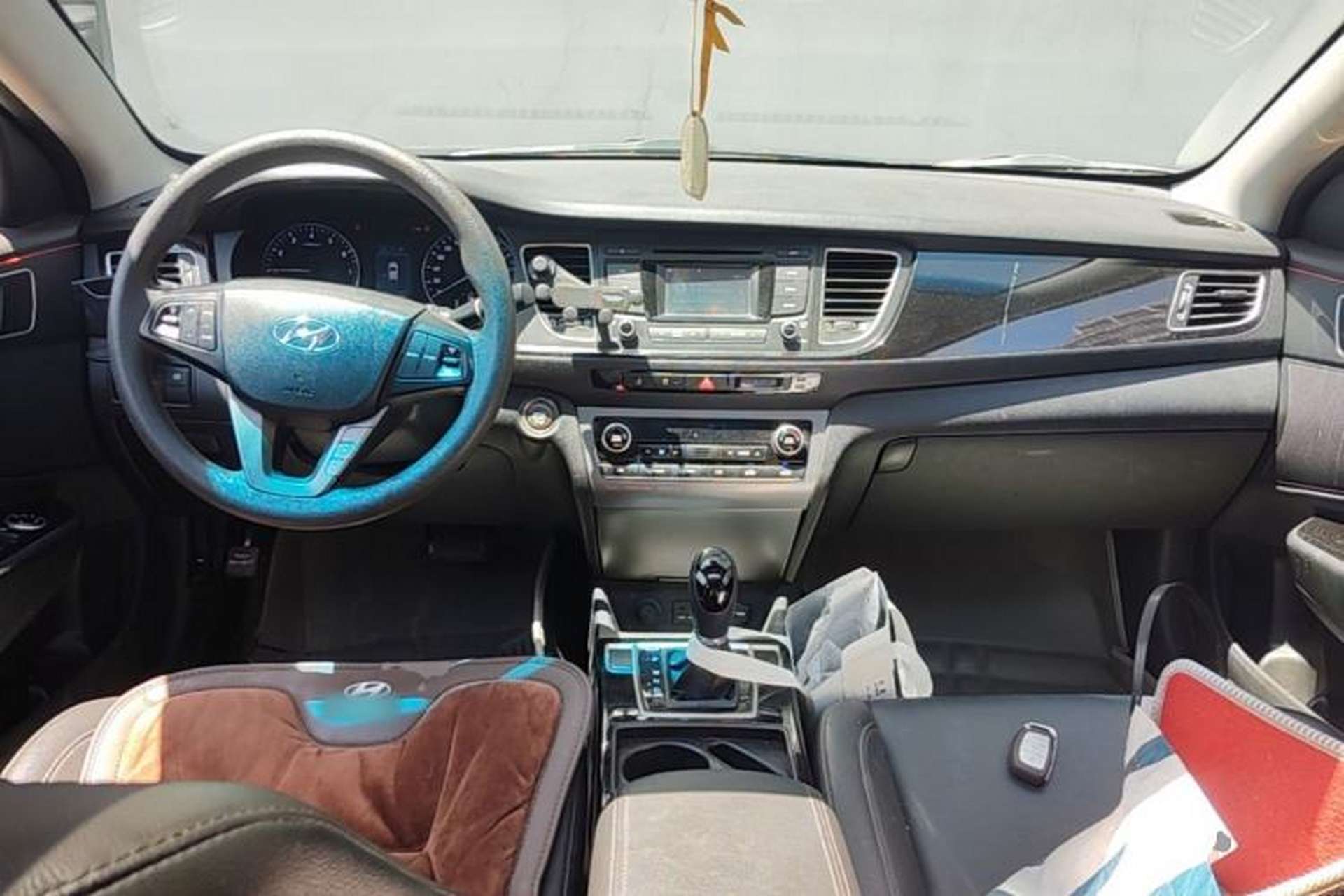 Used Hyundai Mistra 2014 1.8L Automatic Smart GLS Center Console