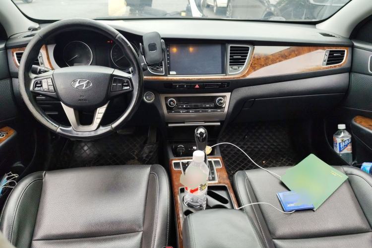 Used Hyundai Mistra 2014 1.8L Automatic Deluxe DLX Model Center Console