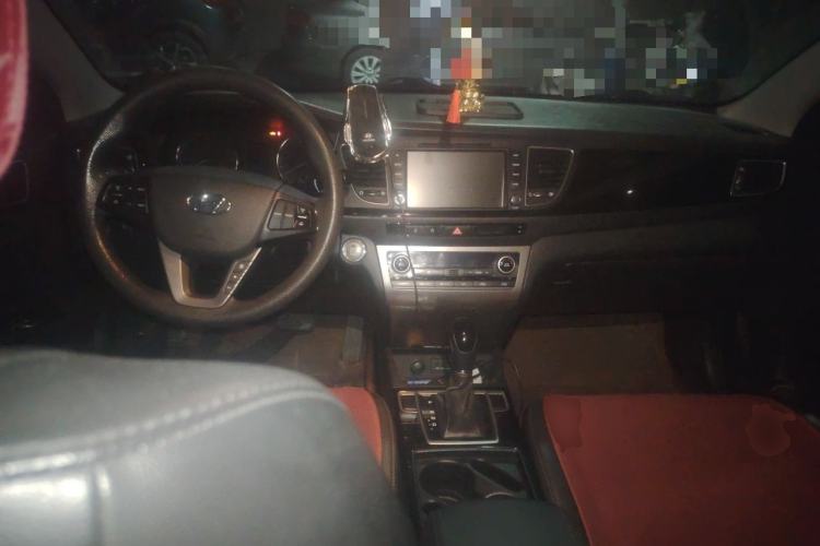 Used Hyundai Mistra 2014 1.8L Automatic Smart GLS Center Console