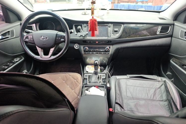 Used Hyundai Mistra 2014 1.8L Automatic Deluxe DLX Model Center Console