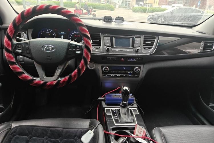Used Hyundai Mistra 2014 1.8L Automatic Deluxe DLX Model Center Console