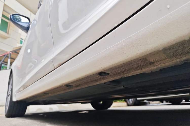 Used Hyundai Mistra 2014 1.8L Automatic Deluxe DLX Model Chassis Rear Left