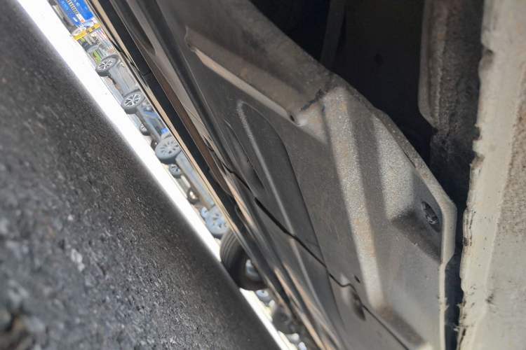 Used Hyundai Mistra 2014 1.8L Automatic Smart GLS Chassis Rear Right