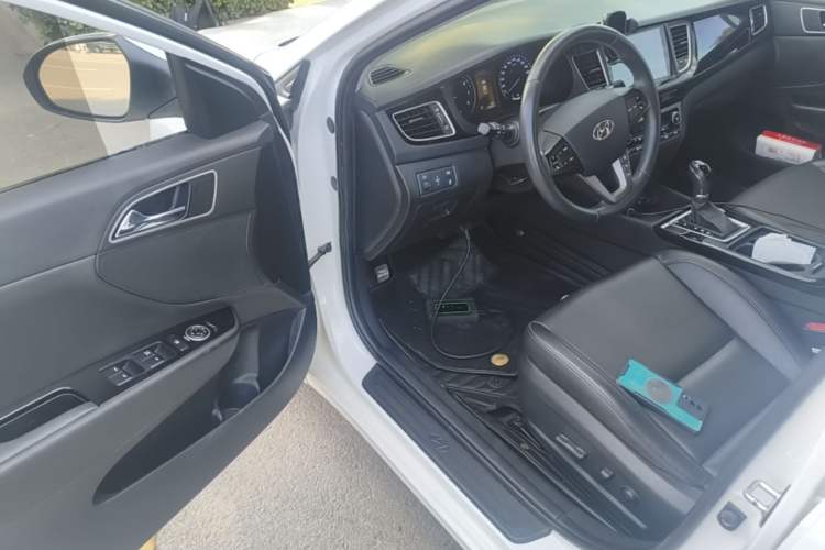 Used Hyundai Mistra 2014 1.8L Automatic Deluxe DLX Model Driver Seat