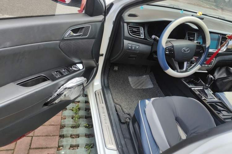 Used Hyundai Mistra 2014 1.8L Automatic Smart GLS Driver Seat