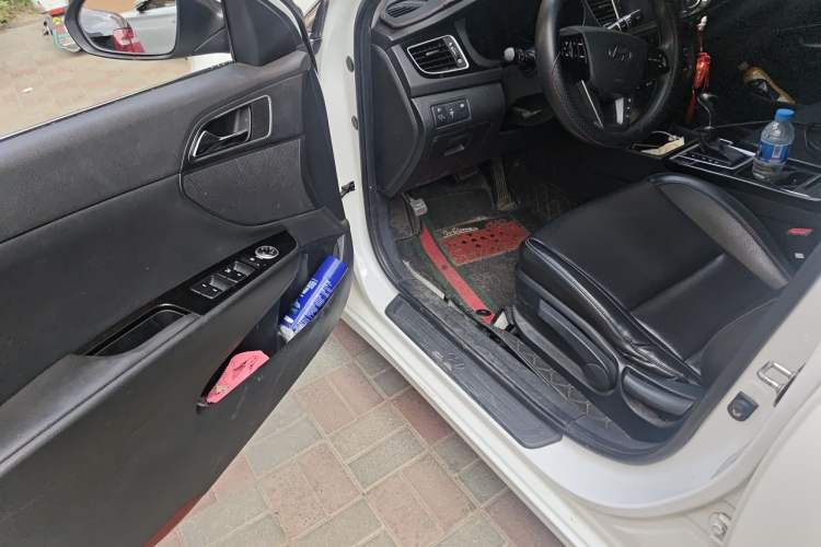 Used Hyundai Mistra 2014 1.8L Automatic Smart GLS Driver Seat