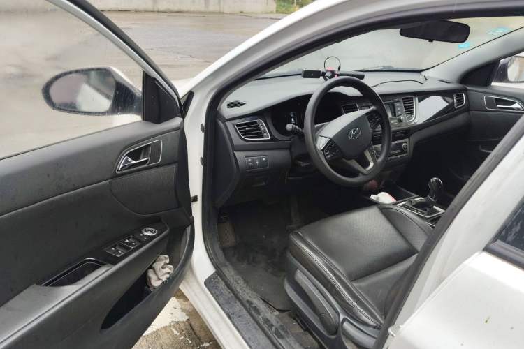 Used Hyundai Mistra 2014 1.8L Automatic Smart GLS Driver Seat