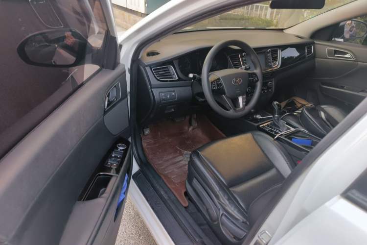 Used Hyundai Mistra 2014 1.8L Automatic Smart GLS Driver Seat