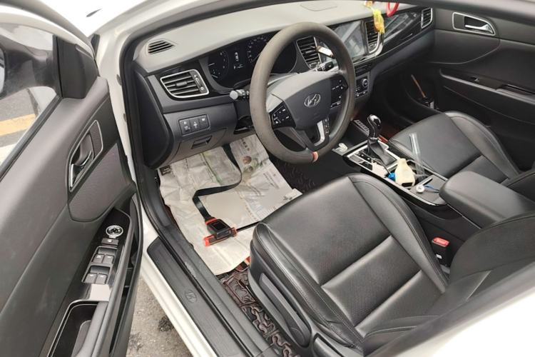 Used Hyundai Mistra 2014 1.8L Automatic Smart GLS Driver Seat