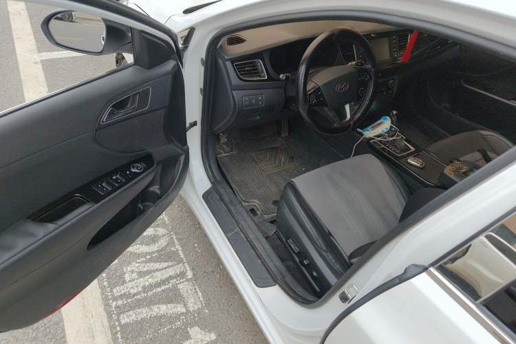 Used Hyundai Mistra 2014 1.8L Automatic Deluxe DLX Model Driver Seat