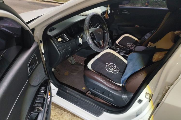 Used Hyundai Mistra 2014 1.8L Automatic Deluxe DLX Model Driver Seat
