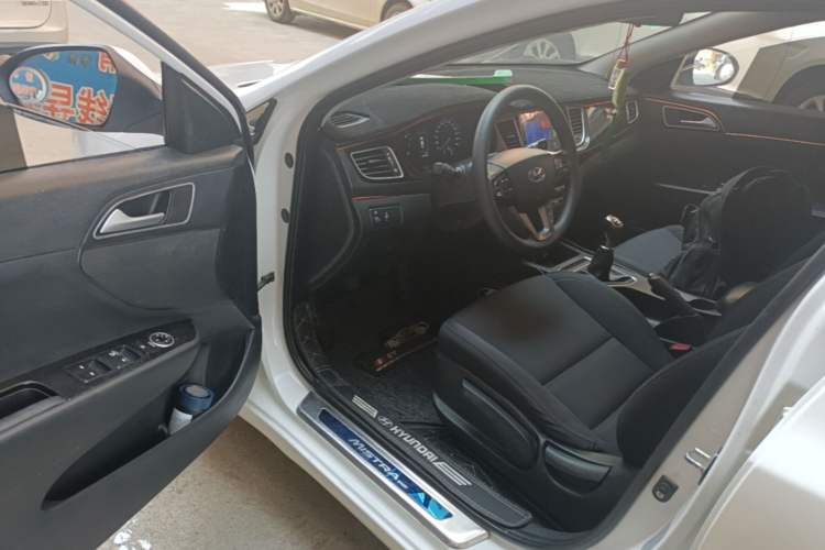 Used Hyundai Mistra 2014 1.8L Manual Comfort GL Model Driver Seat