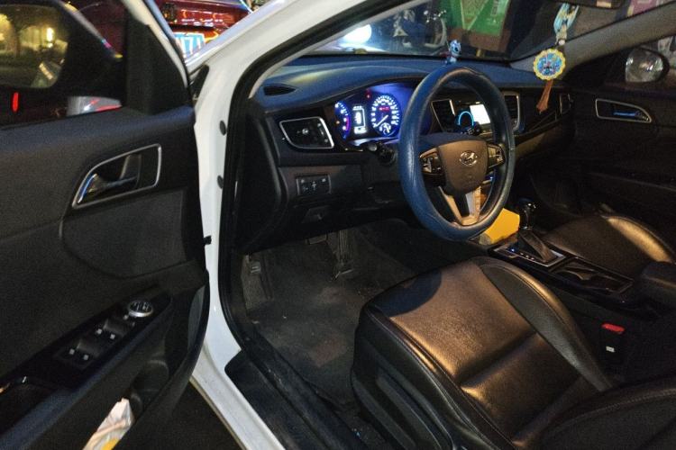 Used Hyundai Mistra 2014 1.8L Automatic Smart GLS Driver Seat