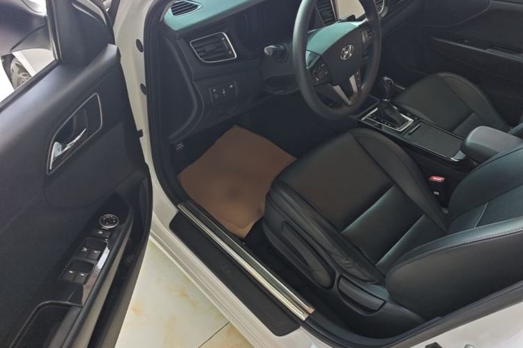 Used Hyundai Mistra 2014 1.8L Automatic Smart GLS Driver Seat