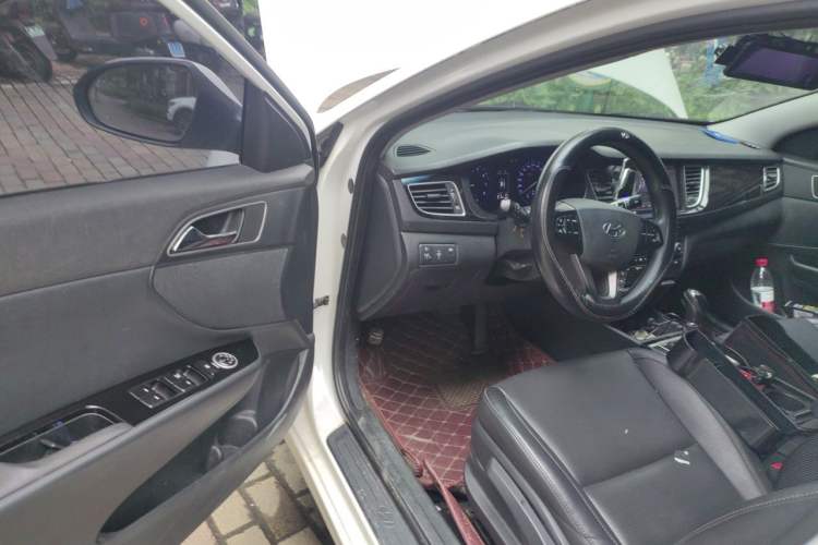 Used Hyundai Mistra 2014 1.8L Automatic Smart GLS Driver Seat