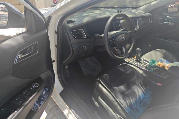 Used Hyundai Mistra 2014 1.8L Automatic Smart GLS Driver Seat