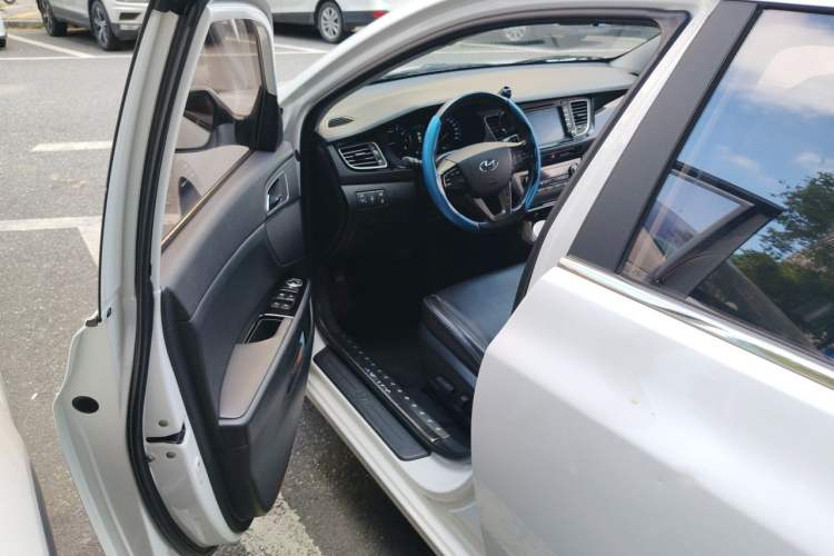 Used Hyundai Mistra 2014 1.8L Automatic Deluxe DLX Model Driver Seat