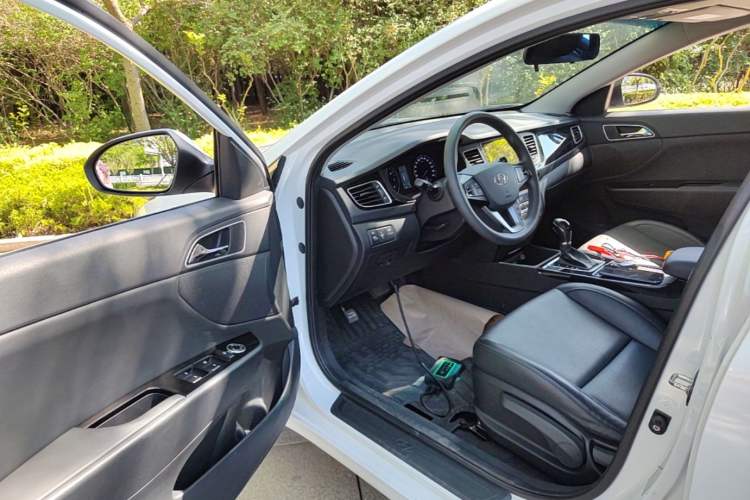 Used Hyundai Mistra 2014 1.8L Automatic Smart GLS Driver Seat
