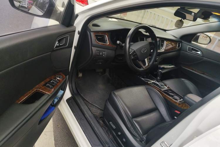 Used Hyundai Mistra 2014 1.8L Automatic Deluxe DLX Model Driver Seat