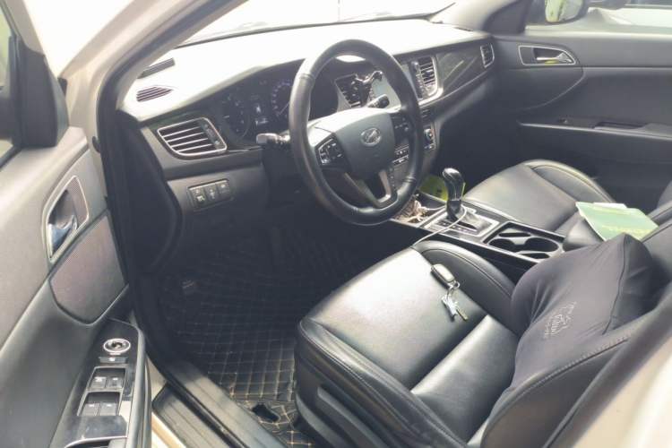 Used Hyundai Mistra 2014 1.8L Automatic Smart GLS Driver Seat
