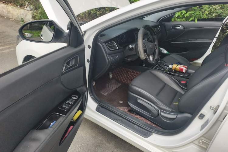 Used Hyundai Mistra 2014 1.8L Automatic Smart GLS Driver Seat