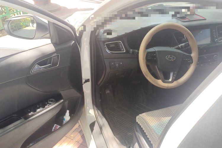 Used Hyundai Mistra 2014 1.8L Automatic Smart GLS Driver Seat