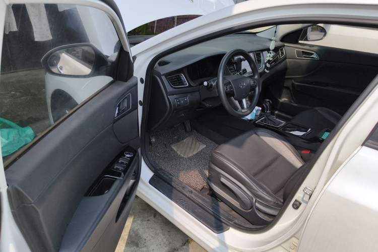 Used Hyundai Mistra 2014 1.8L Automatic Smart GLS Driver Seat