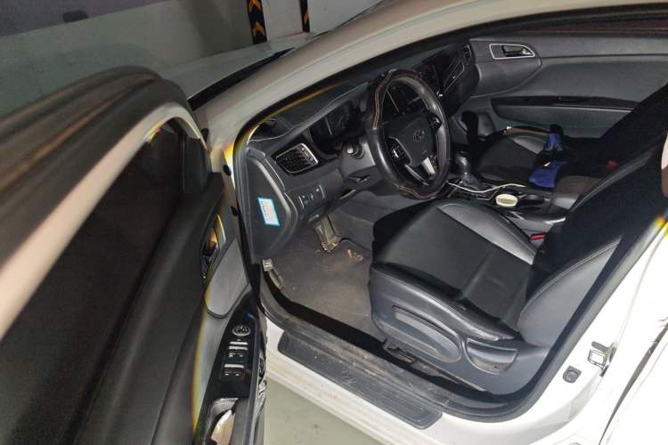 Used Hyundai Mistra 2014 1.8L Automatic Smart GLS Driver Seat