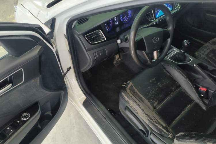 Used Hyundai Mistra 2014 1.8L Manual Comfort GL Model Driver Seat