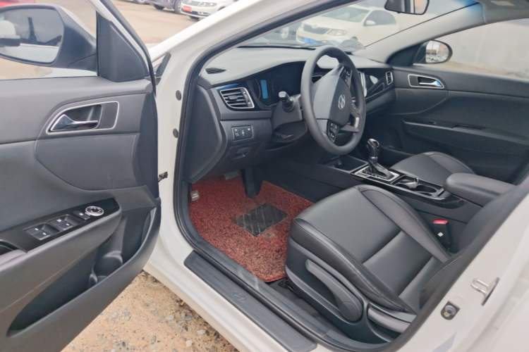 Used Hyundai Mistra 2014 1.8L Automatic Smart GLS Driver Seat