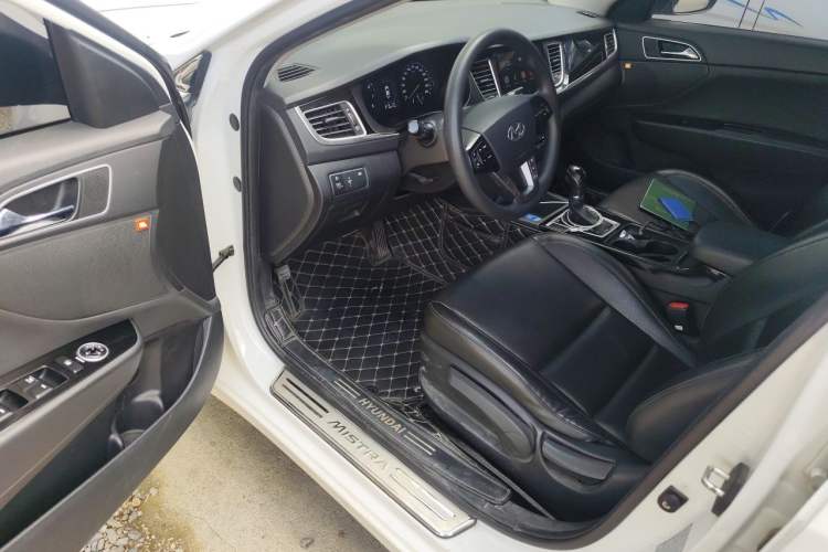 Used Hyundai Mistra 2014 1.8L Automatic Smart GLS Driver Seat