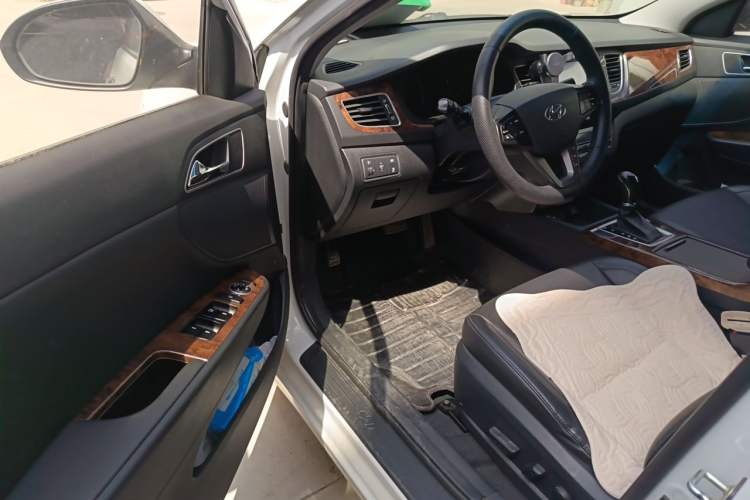 Used Hyundai Mistra 2014 1.8L Automatic Deluxe DLX Model Driver Seat