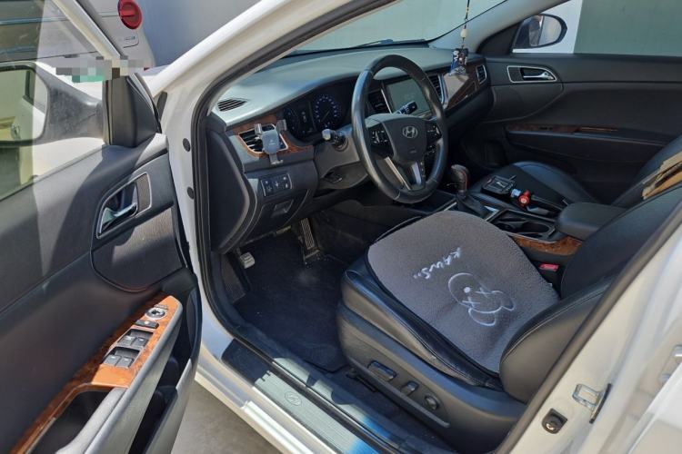 Used Hyundai Mistra 2014 1.8L Automatic Deluxe DLX Model Driver Seat
