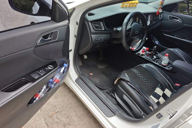 Used Hyundai Mistra 2014 1.8L Automatic Smart GLS Driver Seat