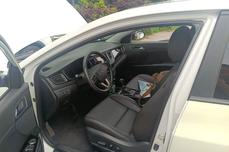 Used Hyundai Mistra 2014 1.8L Automatic Deluxe DLX Model Driver Seat
