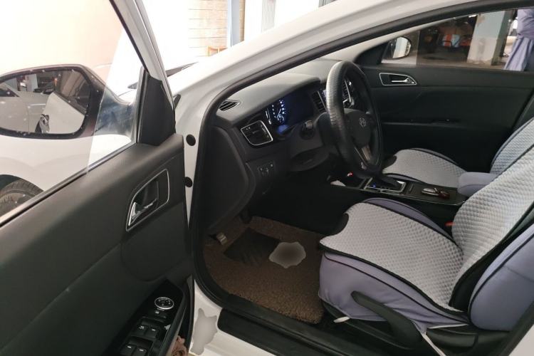 Used Hyundai Mistra 2014 1.8L Automatic Smart GLS Driver Seat