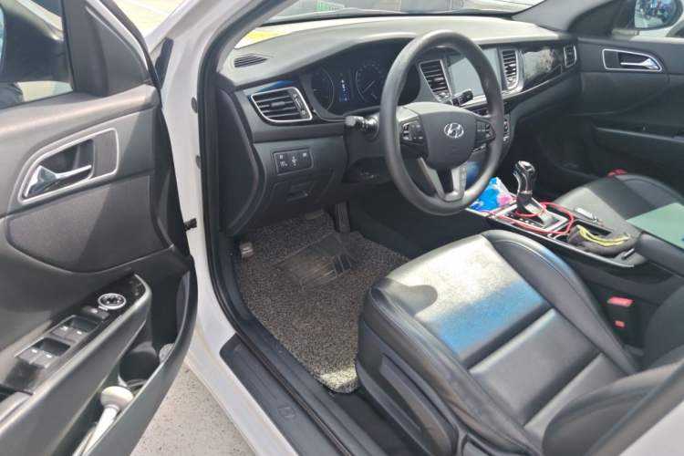 Used Hyundai Mistra 2014 1.8L Automatic Smart GLS Driver Seat