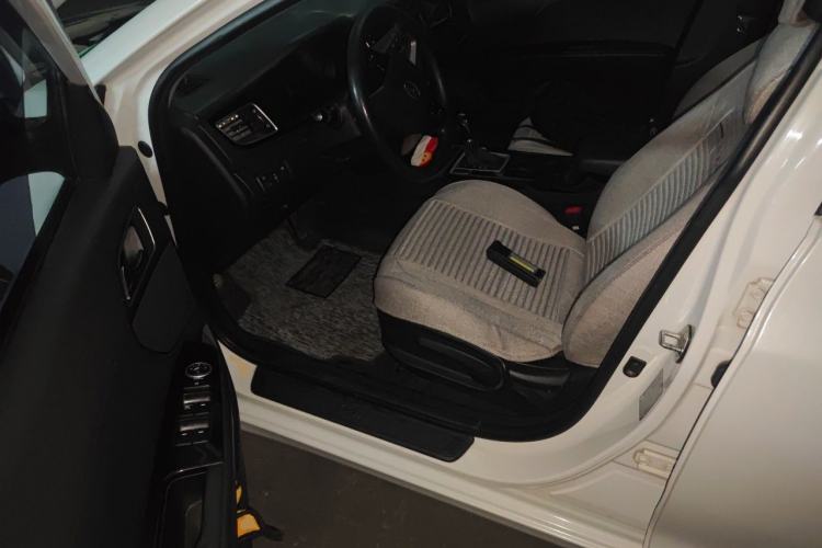 Used Hyundai Mistra 2014 1.8L Automatic Smart GLS Driver Seat