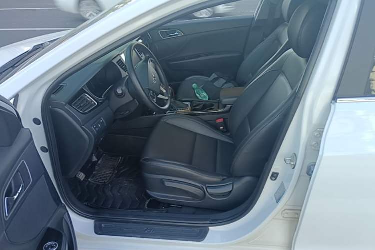 Used Hyundai Mistra 2014 1.8L Automatic Smart GLS Driver Seat