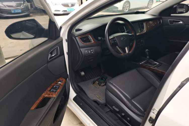 Used Hyundai Mistra 2014 1.8L Automatic Deluxe DLX Model Driver Seat
