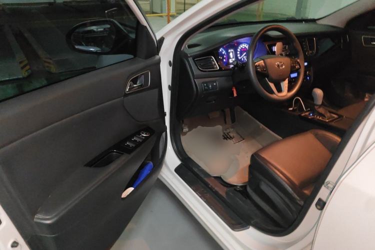 Used Hyundai Mistra 2014 1.8L Automatic Smart GLS Driver Seat