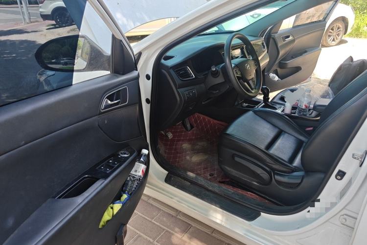Used Hyundai Mistra 2014 1.8L Automatic Smart GLS Driver Seat