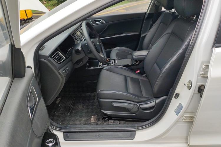 Used Hyundai Mistra 2014 1.8L Automatic Smart GLS Driver Seat