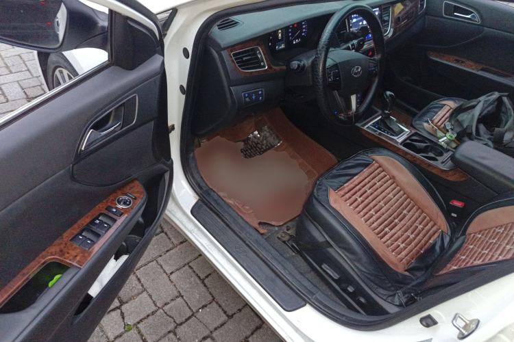 Used Hyundai Mistra 2014 1.8L Automatic Deluxe DLX Model Driver Seat