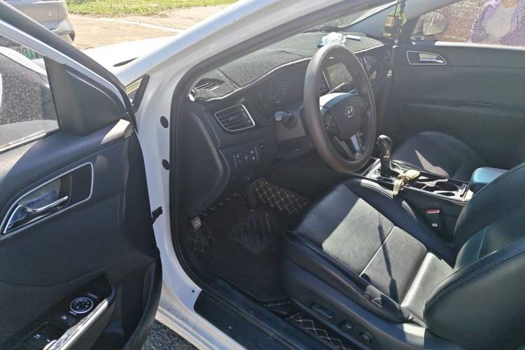 Used Hyundai Mistra 2014 1.8L Automatic Deluxe DLX Model Driver Seat