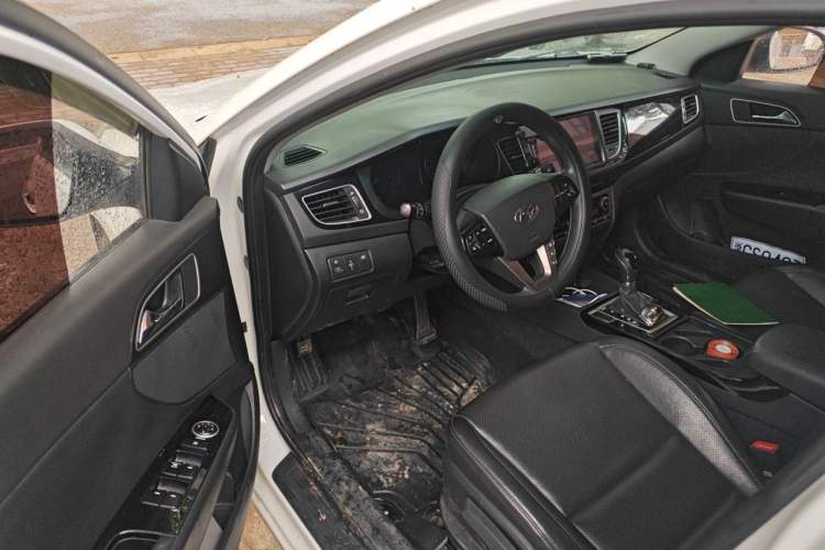 Used Hyundai Mistra 2014 1.8L Automatic Smart GLS Driver Seat