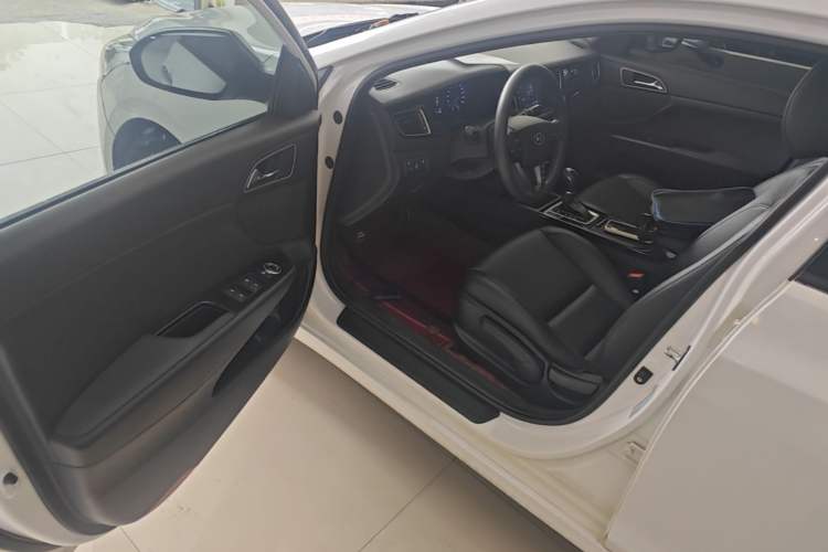 Used Hyundai Mistra 2014 1.8L Automatic Smart GLS Driver Seat