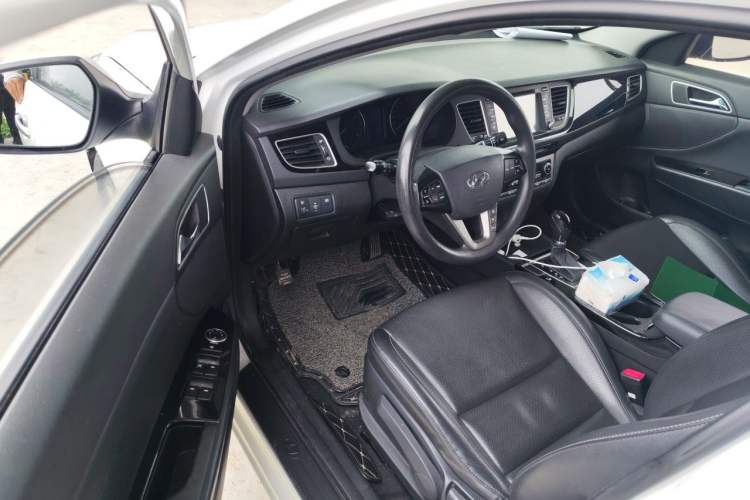 Used Hyundai Mistra 2014 1.8L Automatic Smart GLS Driver Seat