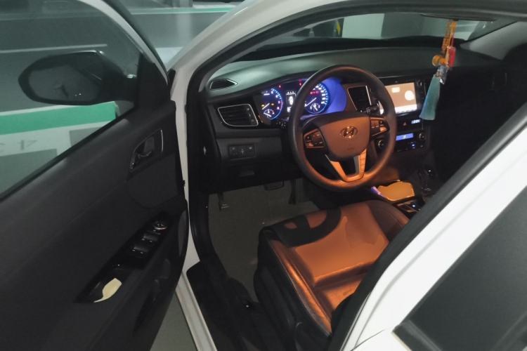 Used Hyundai Mistra 2014 1.8L Automatic Smart GLS Driver Seat