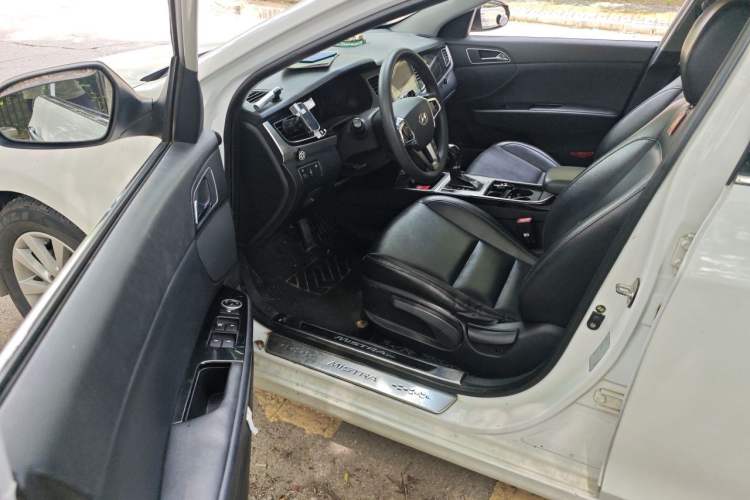 Used Hyundai Mistra 2014 1.8L Automatic Smart GLS Driver Seat